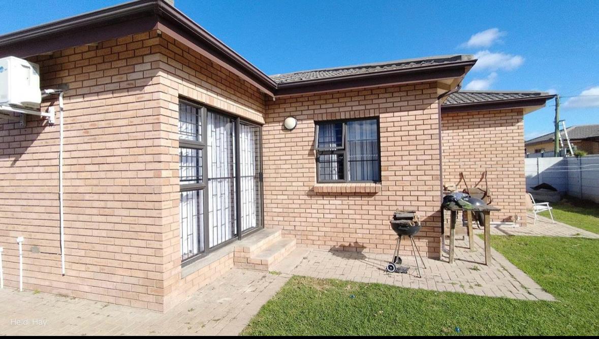 2 Bedroom Property for Sale in Windsor Park Eastern Cape